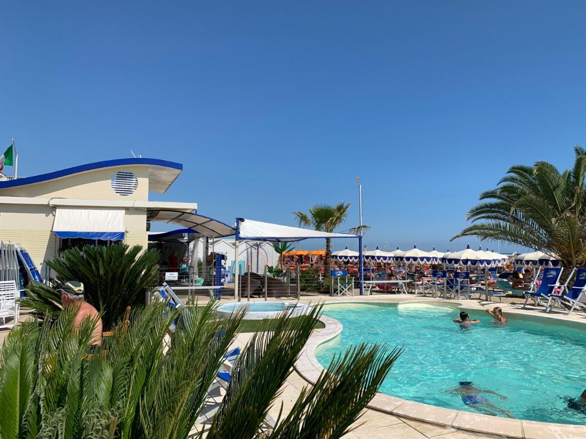 Little Hotel Riccione Dış mekan fotoğraf